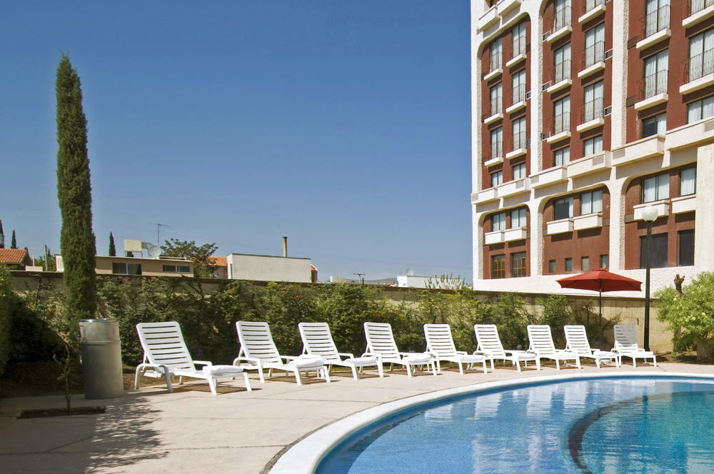 Fiesta Inn Express Chihuahua Exterior photo